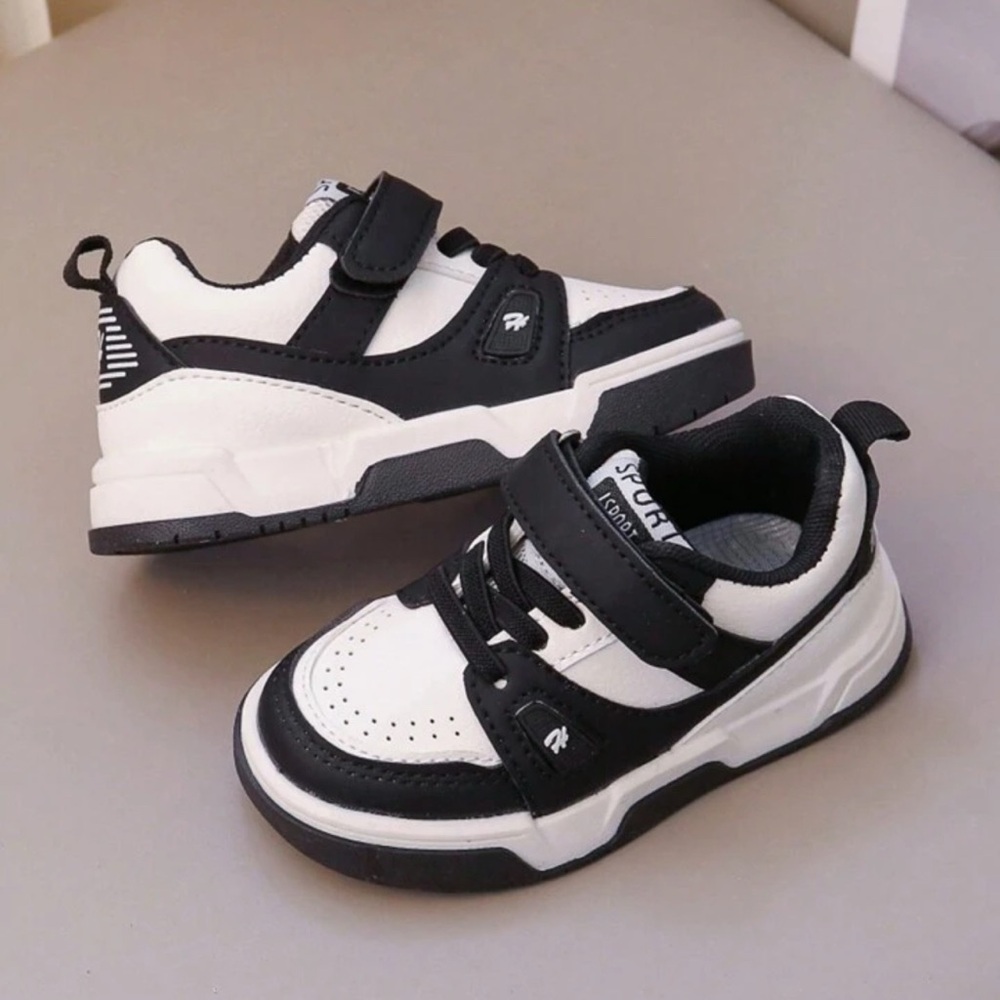 Black & White play shoes